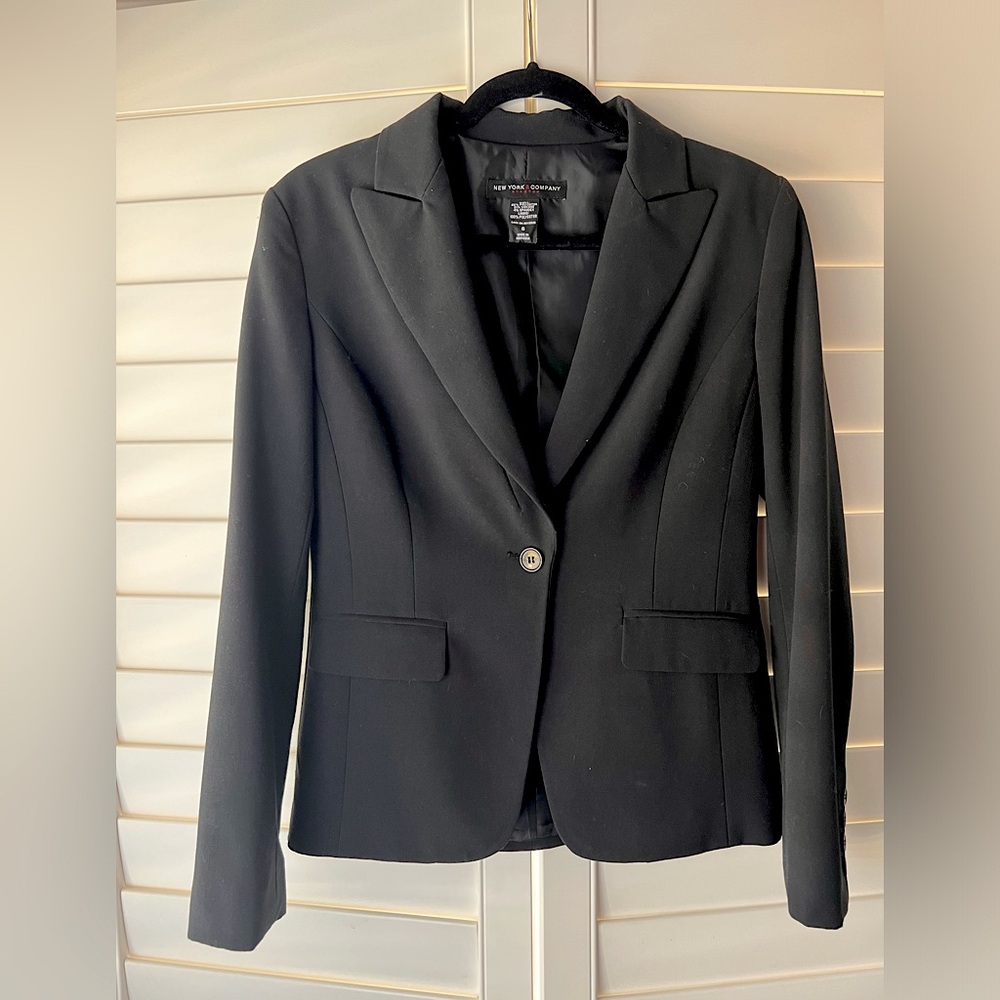 Fitted Black Blazer